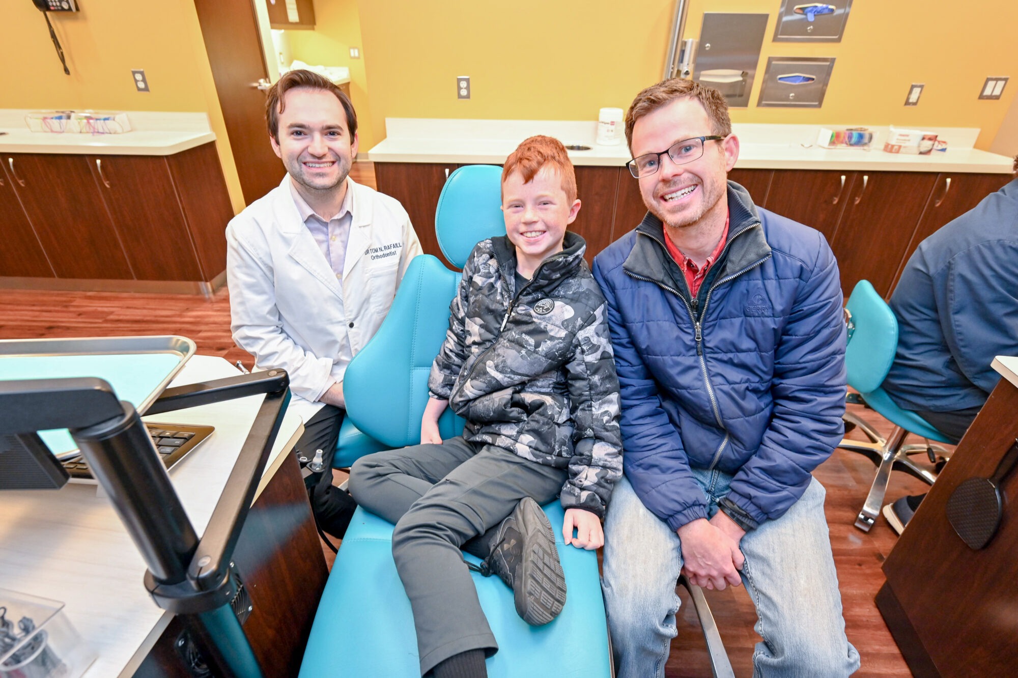 Our team at Straight Smiles Orthodontics wants you to head back to school with Invisalign. To get the smile and confidence you deserve!