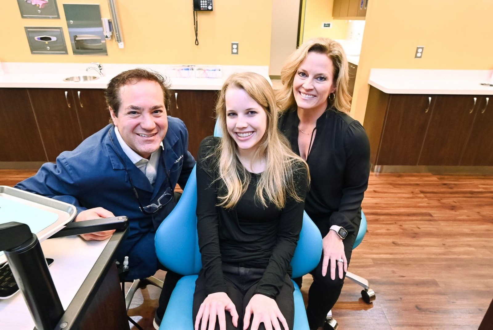 Tips To Maintain A Bright Smile With Clear Aligners